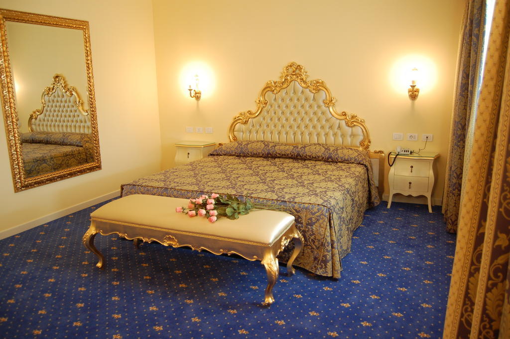 Hotel Motel Gold Calcinate Cameră foto