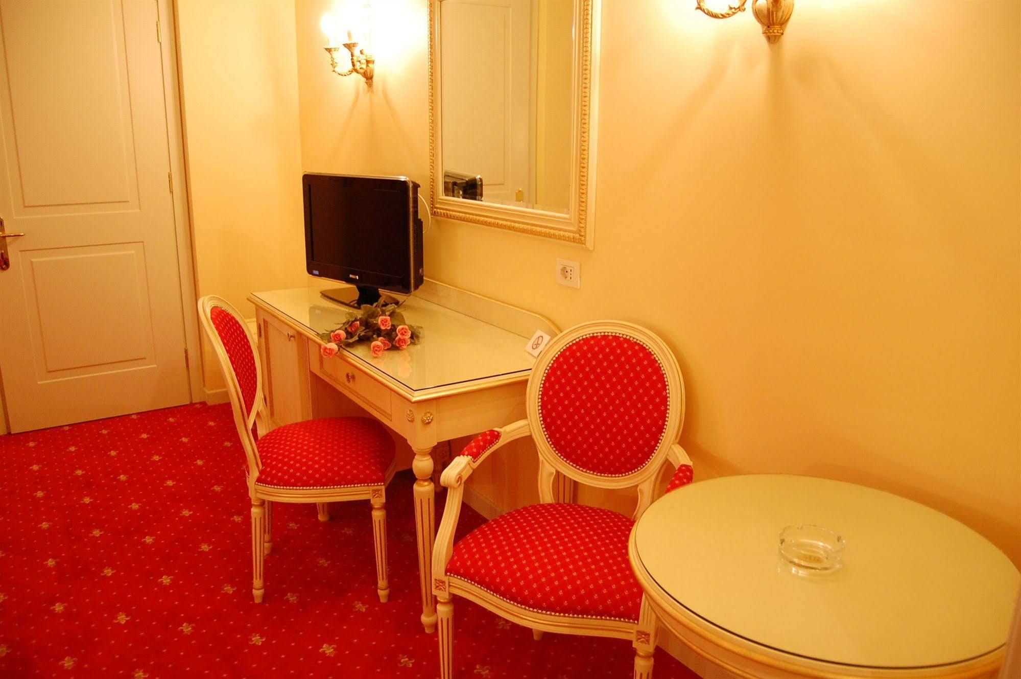 Hotel Motel Gold Calcinate Exterior foto